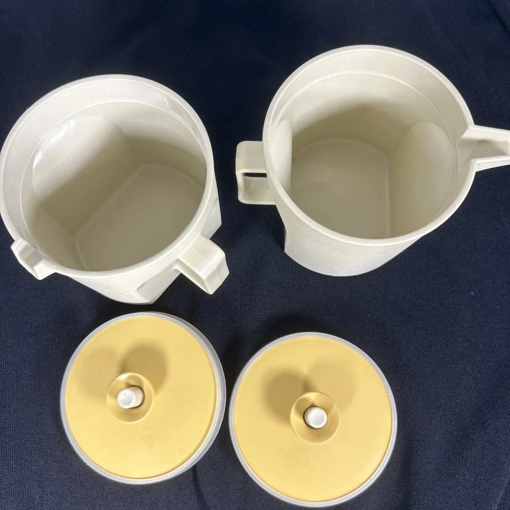Tupperware Almond Creamer And Sugar Set 1414-3 &‎ 1415-1 Vacuum Seal Yellow Lids